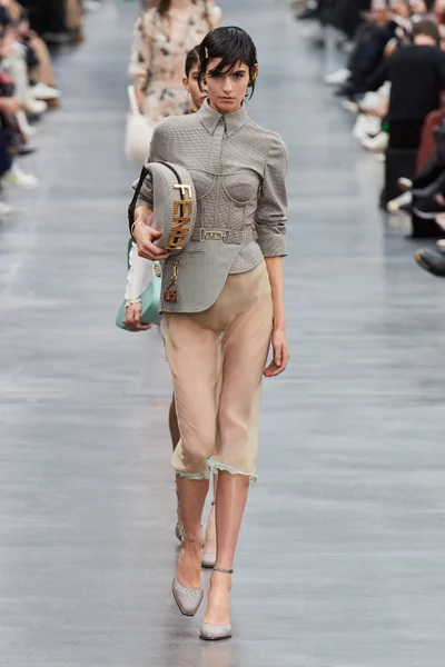 Look 8